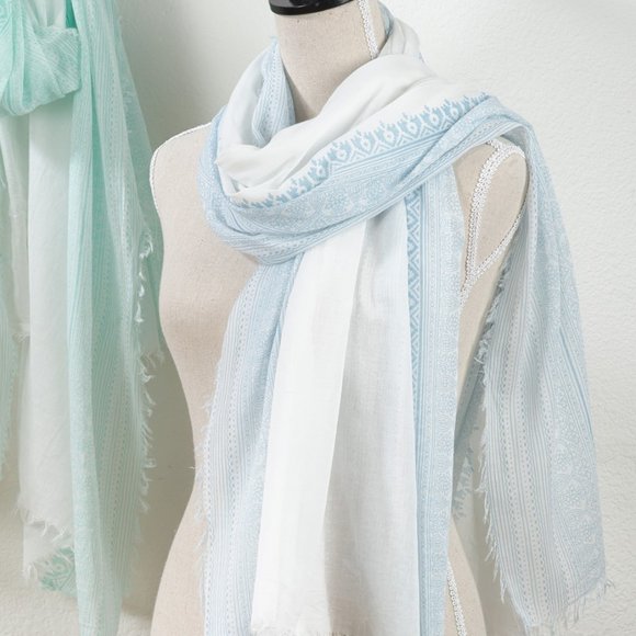 Gift Set Anniversary silver heart, scarf & candle - Picture 7 of 7